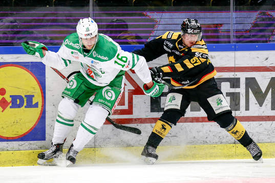 Rögles Christopher Liljewall och Skellefteås Emil Djuse