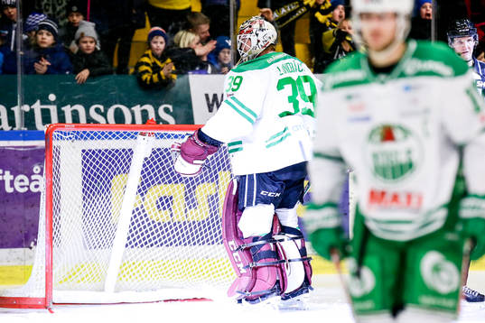 Rögles målvakt Anders Lindbäck deppar