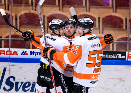 Karlskronas Marcus Paulsson (m) jublar
