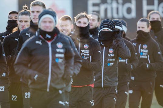 Helsingborgs Martin Christensen joggar med lagkamrater