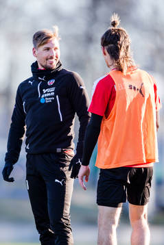 Helsingborgs Martin Christensen i diskussion med Jesper