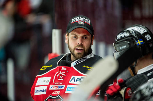 Malmö Redhawks målvakt Cristopher Nihlstorp i båset