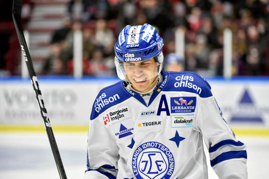 Leksands Jon Knuts grinar illa