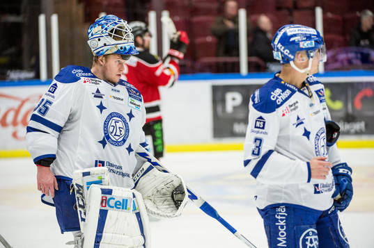Leksands målvakt Atte Engren och Daniel Bertov deppar