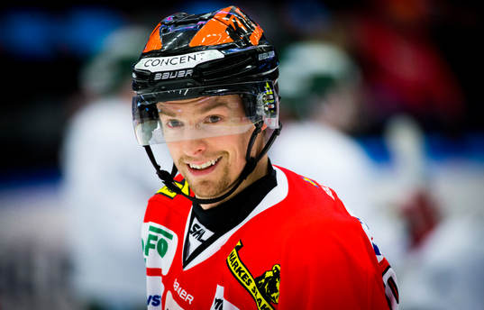 Örebros Kalle Olsson är glad