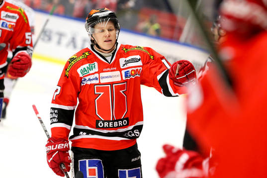 Örebros Daniel Viksten jublar