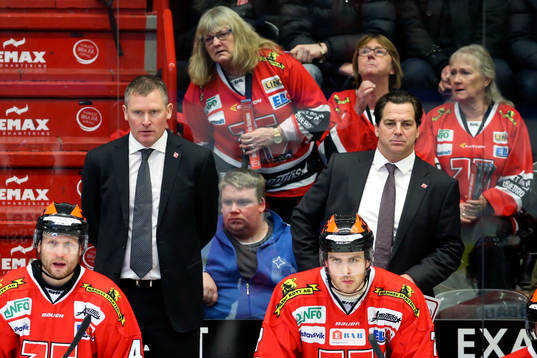 Örebros tränare Niklas Sundblad och assiterande tränare