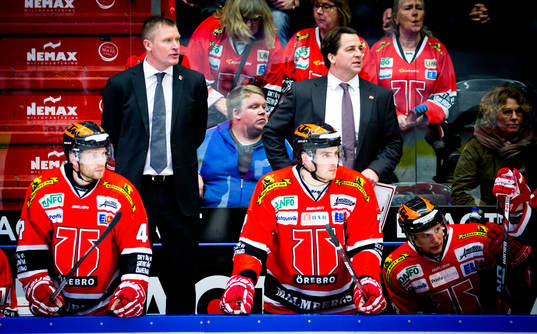 Örebros tränare Niklas Sundblad och assiterande tränare