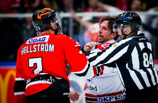 Örebros Alexander Hellström och Frölundas Joel Lundqvist