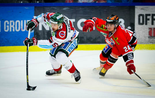 Frölundas Simon Hjalmarsson och Örebros Petr Zamorsky