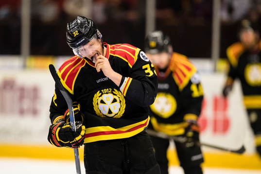 Brynäs Nick Johnson ser deppig ut