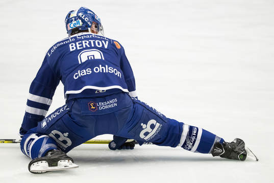 Leksands Daniel Bertov på värmningen innan