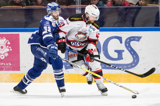 Leksands Markus Lauridsen och Malmö Redhawks Nichlas Hardt
