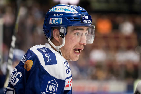 Leksands Tobias Forsberg arg i ishockeymatchen i SHL mellan