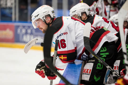 Malmö Redhawks Magnus Häggströmdeppar i båset