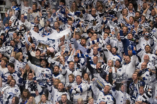 Leksands superstars jublar i ishockeymatchen i SHL mellan