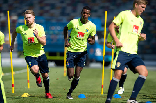 Sveriges Jacob Une Larsson, Alexander Isak och Joakim