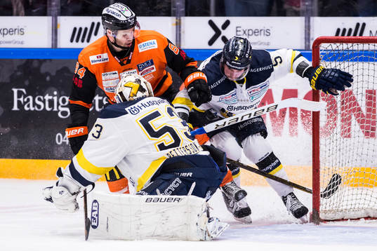 Karlskronas Jimmy Andersson strax innan 3-3 målet som