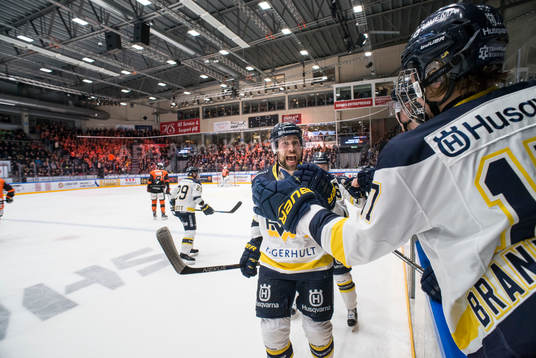 s Christoffer Persson jublar