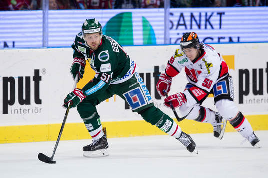 Frölundas Mats Rosseli Olsen före Örebros Michael Haga