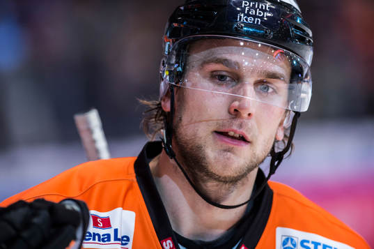 Karlskronas Daniel Gunnarsson jublar