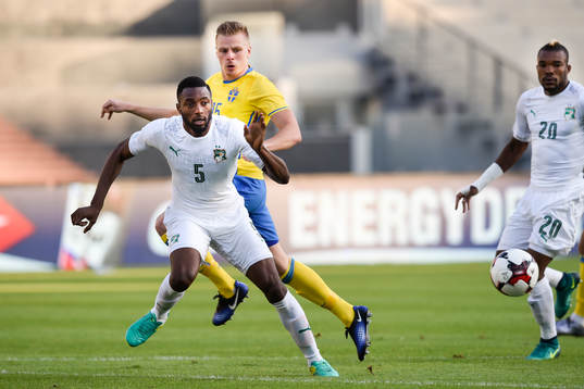 Sveriges Per Frick och Elfenbenskustens Wilfried Kanon