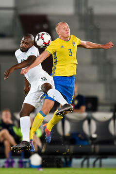 Elfenbenskustens Giovanni Sio och Sveriges Franz Brorsson i