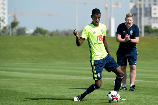 Sveriges Alexander Isak och Peter Wettergren