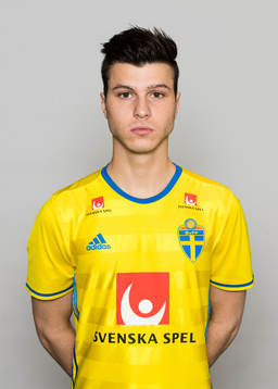 Mattias Özgün i P19/98-landslaget