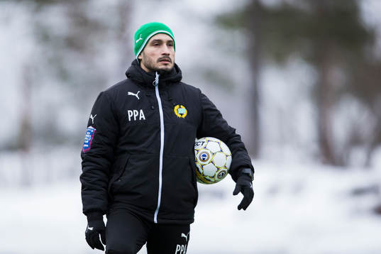 Hammarbys assisterande tränare Pablo Pinones-Arce