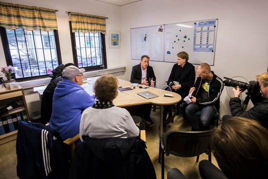 Hammarbys tränare Jakob Michelsen i ett rum med