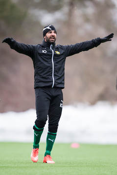 Hammarbys Kennedy Bakircioglu gestikulerar