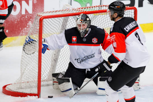 Fribourg-Gottérons målvakt Benjamin Conz deppar