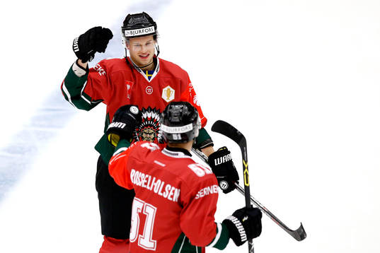 Frölundas Jacob Larsson och Mats Rosseli Olsen jublar