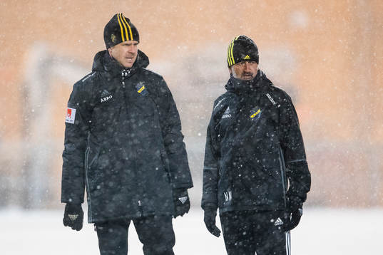s tränare Rikard Norling och assisterande tränare Nebojsa