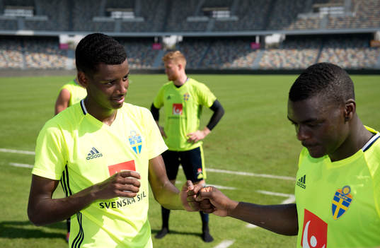 Sveriges Alexander Isak och Ken Sema