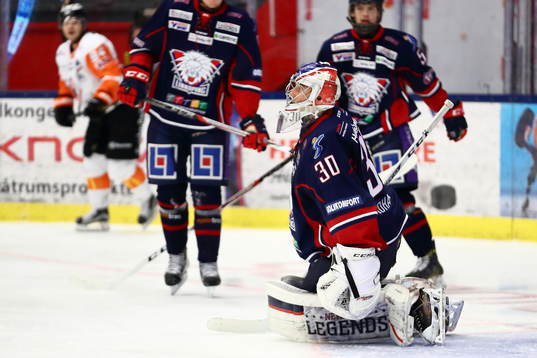 Linköpings målvakt Jacob Johansson deppar