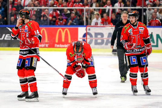 Örebros Tom Wandell, Johan Wiklander och Johan Motin deppar