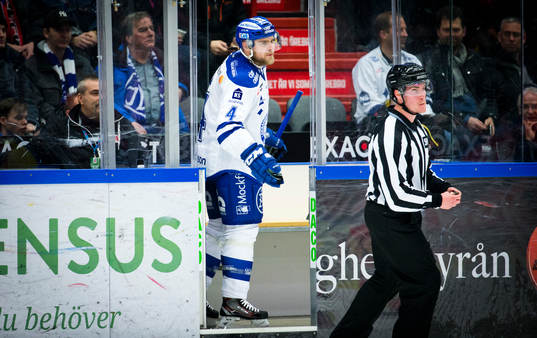 Leksands Nichlas Torp deppar i utvisningsbåset