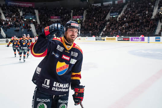 Djurgårdens Mikael Ahlén jublar