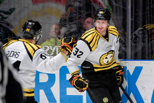 Brynäs Nick Johnson jublar