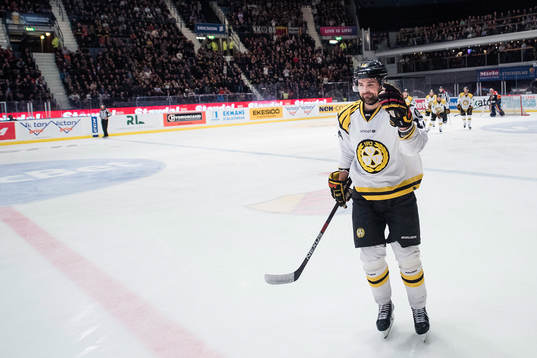 Brynäs Johan Alcén jublar
