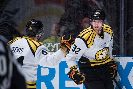 Brynäs Nick Johnson jublar