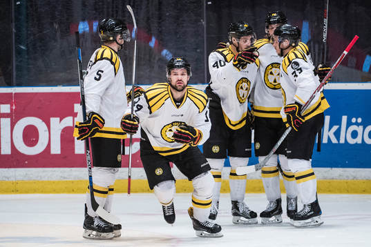 Brynäs spelare jublar