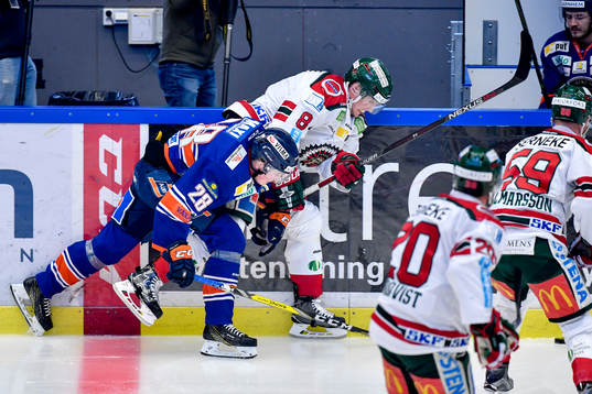 Växjös Nils Carnbäck och Frölundas John Nyberg