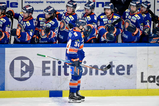 Växjös Olli Palola jublar
