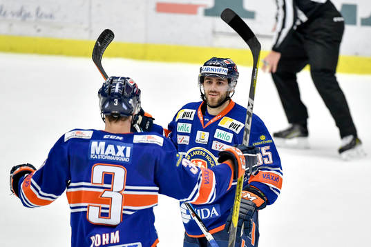 Växjös Oliver Bohm och Nick Bailen jublar