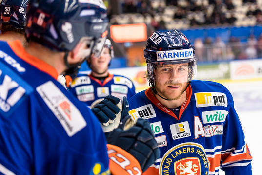 Växjös Erik Josefsson jublar