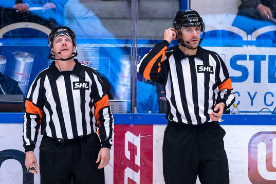 Domare Daniel Winge och Domare Mikael Sjöqvist