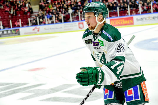Färjestads Rasmus Asplund jublar